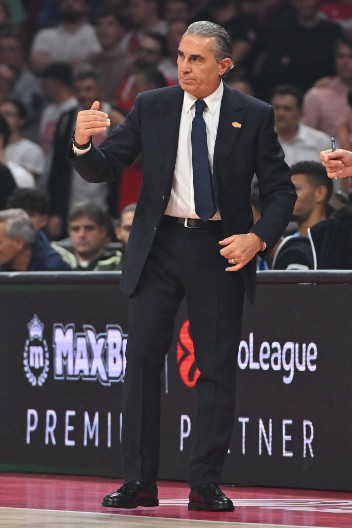 TO JE GREŠKA Legendarni trener digao glas