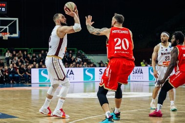 ZVEZDA SPREMNA ZA PARTIZAN Crveno-beli se mučili, pa rutinski slomili Bosnu