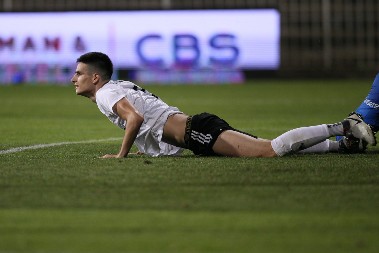 ČUKARIČKOM SVANULO POSLE MRAKA "Brđani" slavili u Nišu, Tedić heroj