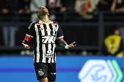 TUGUJE BRAZIL Došao je da spasi Peleov klub, uradio je to, ali sad mora na operaciju!