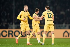 "ROSONERI" NE STAJU Milan slavio posle velikog preokreta za prvo mesto