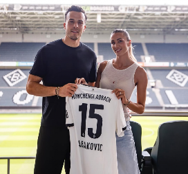 RENESANSA Usponu Harisa Tabakovića, napadača BiH i Borusije, doprinela je i atraktivna supruga