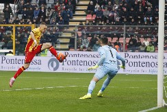 SRAMOTAN NAPAD NA SRBINA IZ ITALIJE: Šta ste videli u njemu? Nije jak, nije brz, nije dobar u skoku...