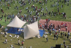 OPŠTI HAOS ZBOG ARGENTINCA Indijci se razbesneli i uleteli u teren, skupo platili da vide Mesija, a on otišao posle 20 minuta (VIDEO)