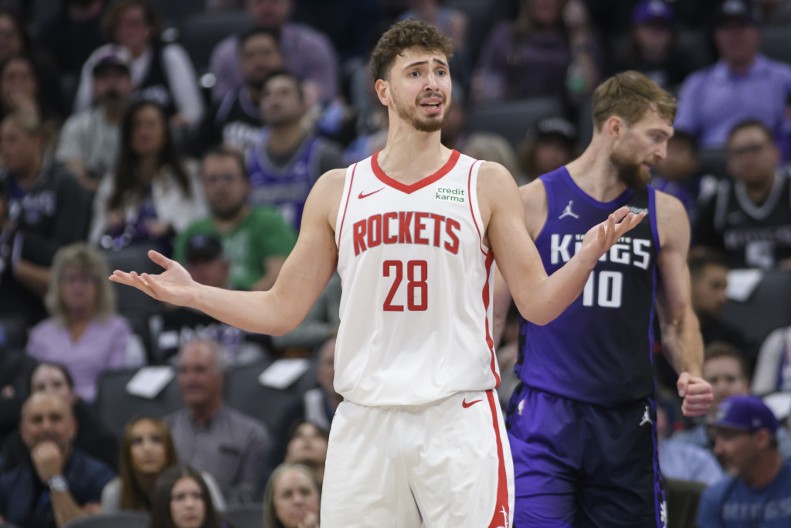 IZRAZ LICA SVE GOVORI Jokićeva trojka bacila Šenguna u očajanje (VIDEO)